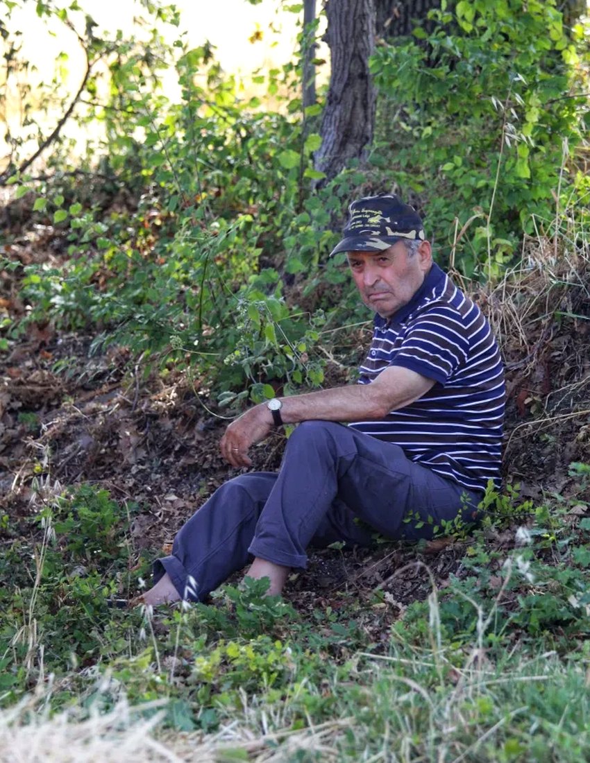 Ritratto di Nonno Dario nella campagna